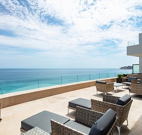 Las suites de Garza Blanca Los Cabos son un refugio perfecto frente al mar. Descubre la perfección en cada detalle a través de nuestra galería de fotos.