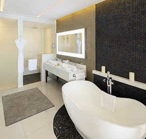 Las suites de Garza Blanca Los Cabos son un refugio perfecto frente al mar. Descubre la perfección en cada detalle a través de nuestra galería de fotos.