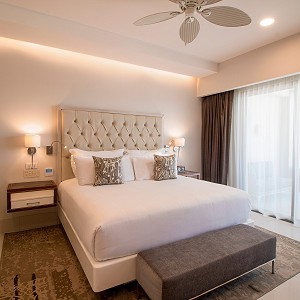 Las suites de Garza Blanca Los Cabos son un refugio perfecto frente al mar. Descubre la perfección en cada detalle a través de nuestra galería de fotos.