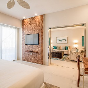 Las suites de Garza Blanca Los Cabos son un refugio perfecto frente al mar. Descubre la perfección en cada detalle a través de nuestra galería de fotos.