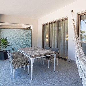 Las suites de Garza Blanca Los Cabos son un refugio perfecto frente al mar. Descubre la perfección en cada detalle a través de nuestra galería de fotos.