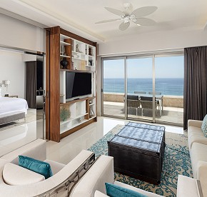 Las suites de Garza Blanca Los Cabos son un refugio perfecto frente al mar. Descubre la perfección en cada detalle a través de nuestra galería de fotos.