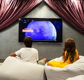 Las risas y la felicidad de los niños son el centro de nuestro Kids Club en Garza Blanca Los Cabos. Explora nuestra galería de imágenes y descubre cómo creamos recuerdos inolvidables para los más jóvenes.