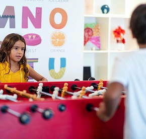 Las risas y la felicidad de los niños son el centro de nuestro Kids Club en Garza Blanca Los Cabos. Explora nuestra galería de imágenes y descubre cómo creamos recuerdos inolvidables para los más jóvenes.