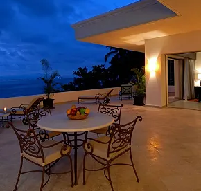 Oceanfront Penthouse - Private Terrace