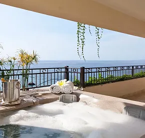 Oceanfront Penthouse  - Panoramic view balcony and Jacuzzi