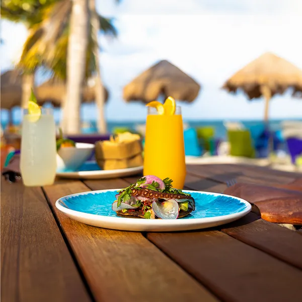 Daily Gourmet Breakfast Included<sup>(5)</sup>