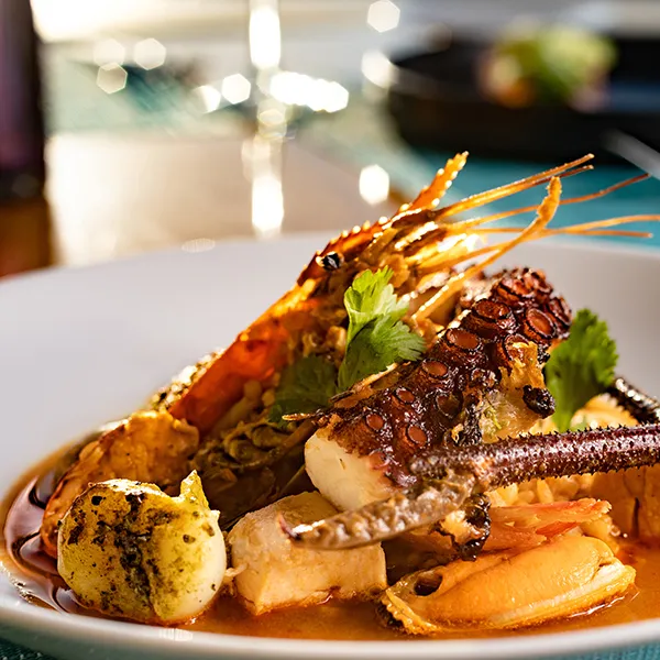 Access to gourmet restaurants