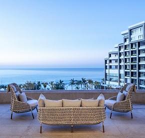 Echa un vistazo a nuestras piscinas, terrazas, el Spa, el gimnasio, nuestro centro de diversión familiar, restaurantes y más.