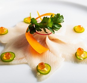 La cocina de clase mundial se encuentra con la belleza natural en nuestros restaurantes en Los Cabos. Descubre la fusión perfecta a través de nuestras fotos.