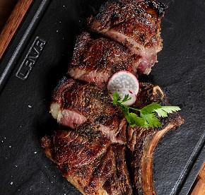 La cocina de clase mundial se encuentra con la belleza natural en nuestros restaurantes en Los Cabos. Descubre la fusión perfecta a través de nuestras fotos.