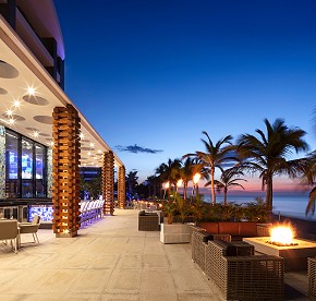 La cocina de clase mundial se encuentra con la belleza natural en nuestros restaurantes en Los Cabos. Descubre la fusión perfecta a través de nuestras fotos.