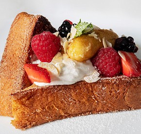 La cocina de clase mundial se encuentra con la belleza natural en nuestros restaurantes en Los Cabos. Descubre la fusión perfecta a través de nuestras fotos.