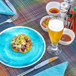 La cocina de clase mundial se encuentra con la belleza natural en nuestros restaurantes en Los Cabos. Descubre la fusión perfecta a través de nuestras fotos.