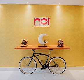 La cocina de clase mundial se encuentra con la belleza natural en nuestros restaurantes en Los Cabos. Descubre la fusión perfecta a través de nuestras fotos.