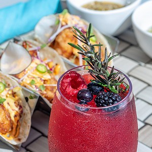 La cocina de clase mundial se encuentra con la belleza natural en nuestros restaurantes en Los Cabos. Descubre la fusión perfecta a través de nuestras fotos.