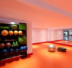 Descubre nuestro impresionante gimnasio en Garza Blanca Los Cabos a través de estas fotos. Equipo de alta gama y vistas panorámicas te esperan para una experiencia fitness incomparable.